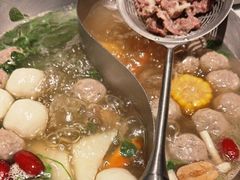 -左庭右院鲜牛肉火锅(金山万达店)