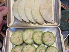 -围炉肉舍•炭烤活鳗•丹东海鲜烤肉(步行街店)