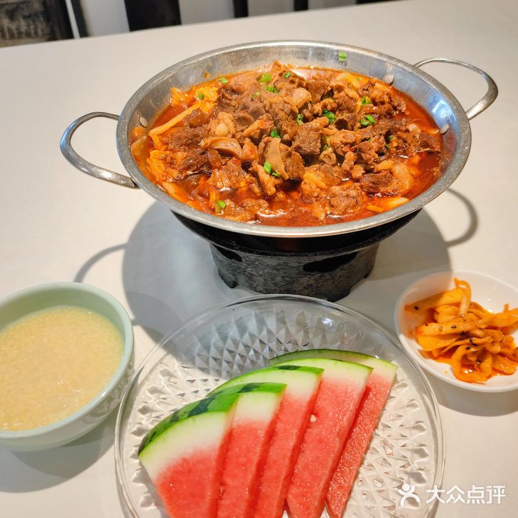 一份牛腩锅仔带给吃货们的快乐