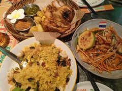 -小小集渔·泰式大排档(太古里香槟店)
