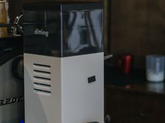 自助取餐区-Metal hands·铁手咖啡