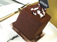-UNI UNI(环亚凯瑟琳店)