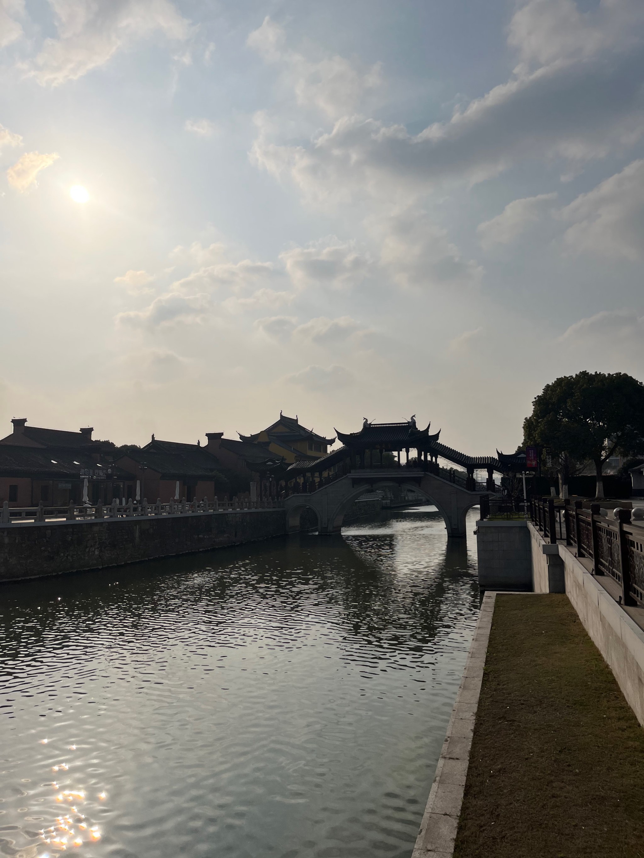 梅里古镇风景图片