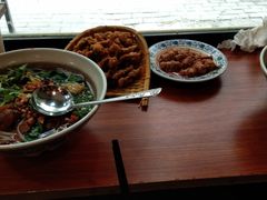 -爆炸头阿姨小四川正宗川味小吃(无任何分店)