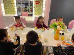 -布鲁豪斯亲子欢乐家庭餐厅