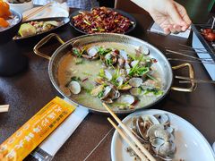 -曼听小寨海鲜烧烤·大连辣炒大王(盖州街店)