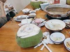 -老何家后安粉·糟粕醋海鲜火锅(三亚湾椰梦长廊店)