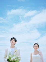 -现代经典婚纱摄影