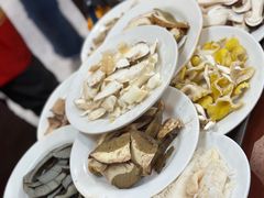 -菌之家·专业纯野生菌火锅·特色炒菌