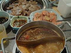 -金滏山烤肉·海鲜·火锅自助餐厅(襄阳万达店)
