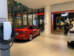 -TESLA 特斯拉(广州天环广场体验店)