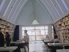 -钟书阁(松江泰晤士小镇店)