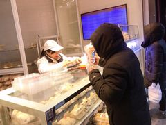 -白玉兰食品(汇联商厦店)