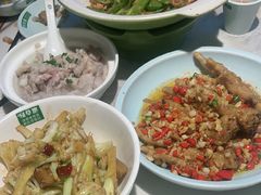 -绿草地·湘菜(酃湖师院店)