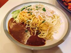 鸡丝凉面-麻六记(新天地店)