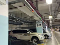 -大宁国际商业广场-地下停车库