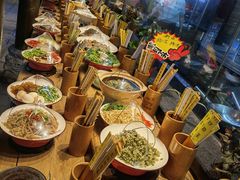 自助取餐区-帅巴人舅母子腊蹄民俗村
