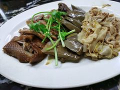 -乌文新澄海卤鹅店