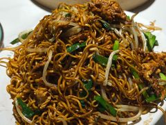 招牌镬气芽菜蛋炒面-喜势点·糖沙翁手工茶点·本地人茶居(永庆坊店)