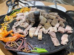 -江南猪肉商会无限续吃(弘大店)