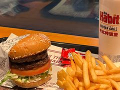 -The Habit Burger Grill 哈比特汉堡(复兴soho店)
