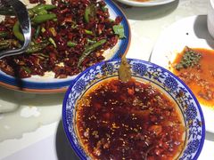 盐帮肚肚蛙-付掌柜在成都·热炒砂锅集(金禾店)
