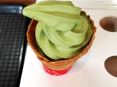 宇治抹茶冰淇淋-豆政(金閣寺境内売店)
