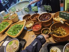 -云阿蛮云南生烫牛肉米线(奉贤路店)