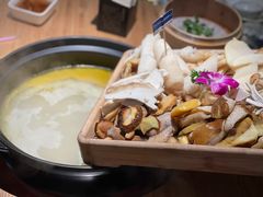-一朵菌·野生菌探索家火锅(南亚店)