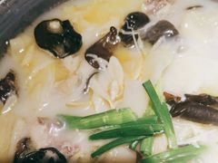 -蜜桃餐厅·伴山(湖滨商业街店)