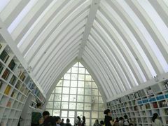 -钟书阁(松江泰晤士小镇店)