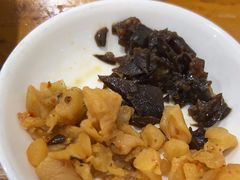 配粥小菜一流-红帽叔叔包子