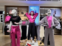 -王府井奥莱棋盘山小镇