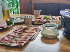 -汉城烤肉·黑金冠(华山路店)