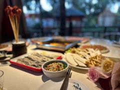 -二荆条·蜀鲜汇城市森林火锅