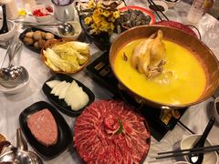 -鲜入围煮花胶鸡海鲜火锅