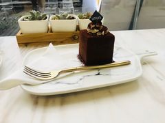 -UNI UNI(环亚凯瑟琳店)