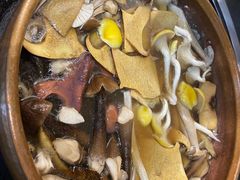 -阿山卓·野生菌火锅·纳西火塘烤肉