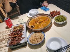 -罗霸蛮老岳阳大排档·鲜货烧烤·土吊子煨砂锅烧菜