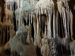 -巴马水晶宫