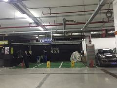 -人民广场-地下停车场