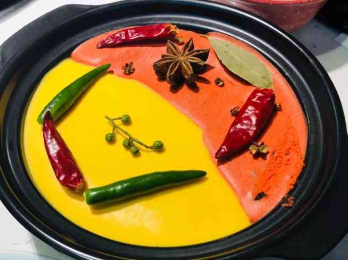 青焱青椒火锅-"到时候店里人还不多,位置很好找,环境很清.