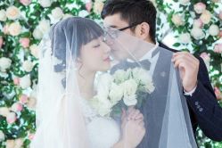 -现代经典婚纱摄影
