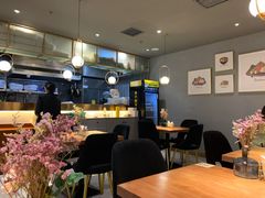 -POKEE VIA&Brunch·维娅(重庆来福士店)