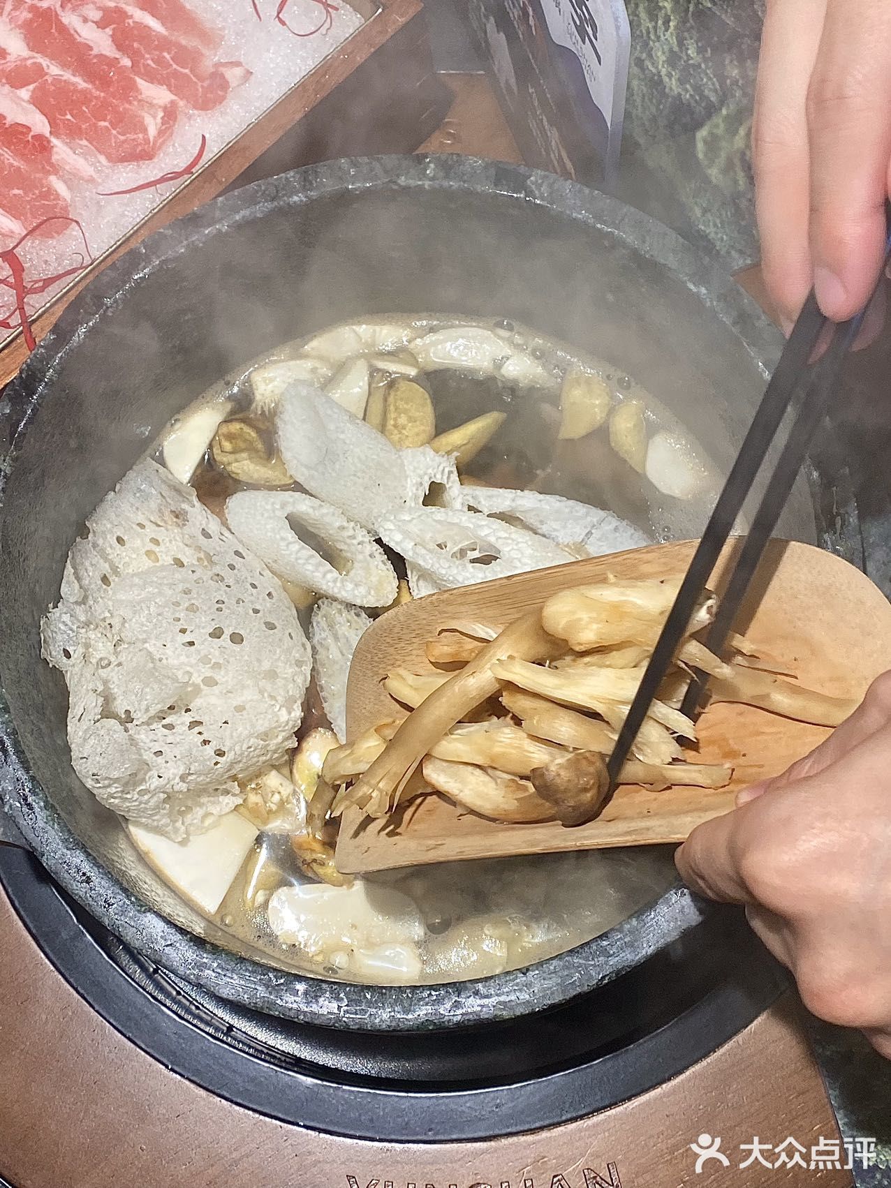 佛山秋日醉浪漫的菌子火锅..... 