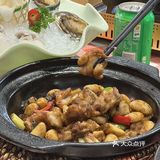 他家的醉鸡煲绝对是不可错过的，花雕的酒香味迷人