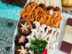 -慢丽江·云南野生菌土鸡锅(西山店)