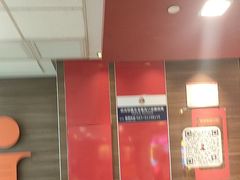 -麦当劳(汉口火车站候车室店)