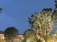 -茅草房·河畔园林火锅