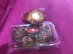 -白玉兰食品甜凤店(合生汇店)